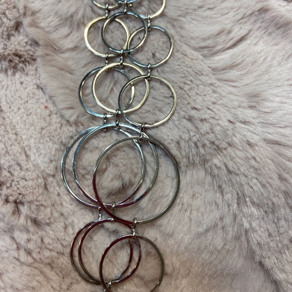 Silver circle style bracelet and matching pierced earrings - Picture 5 of 8